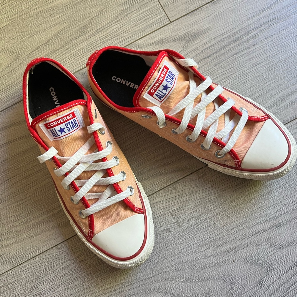 Custom low top all star chuck Taylor’s women size 8.5 Mens size 6.5